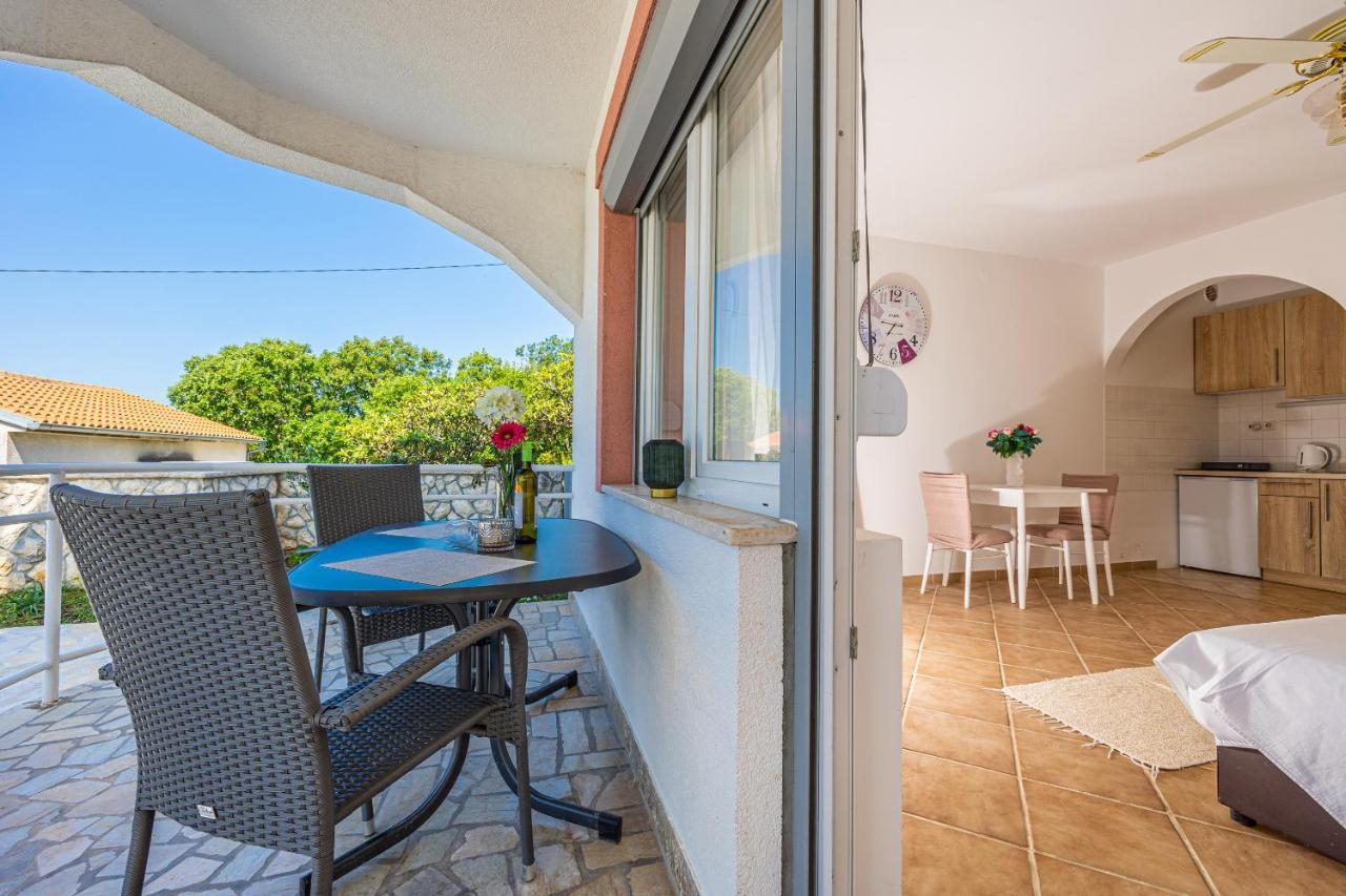 Bella Adria Apartmani Dramalj Ngoại thất bức ảnh