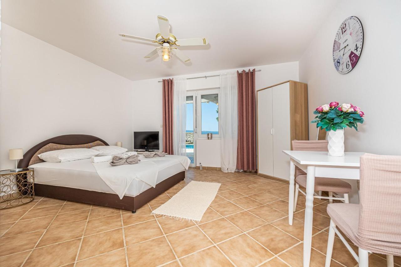 Bella Adria Apartmani Dramalj Ngoại thất bức ảnh