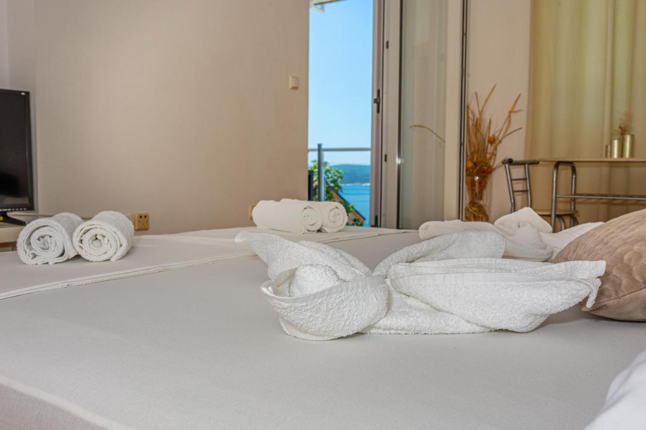 Bella Adria Apartmani Dramalj Ngoại thất bức ảnh